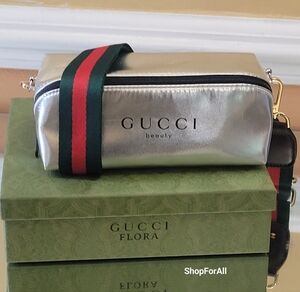 🆕 Gucci Parfums Cosmetic Pouch from the Beauty Line to Crossbody Bag